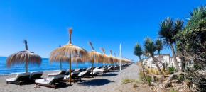 Beach and golfside apartment in Guadalmina